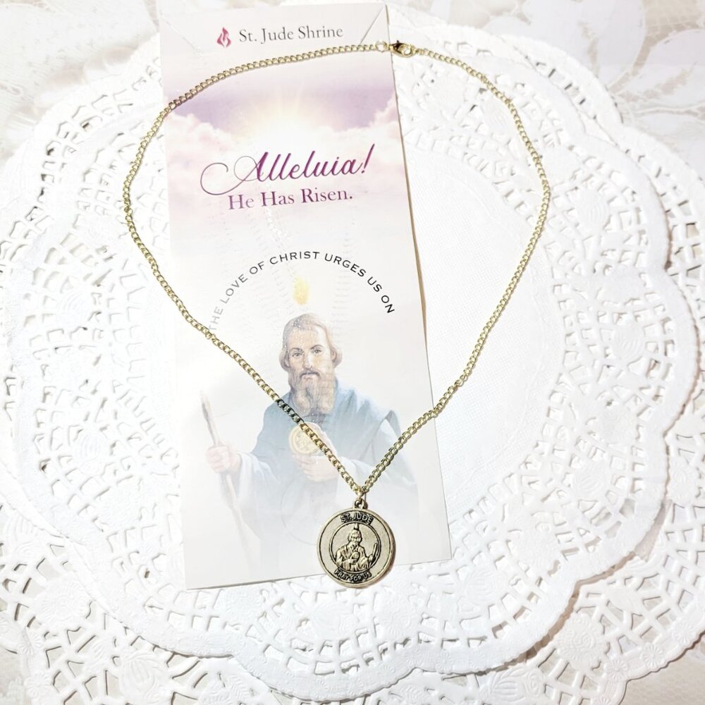 Vintage Round Gold Plated Saint Jude Unisex Religious Prayer Medal Necklace